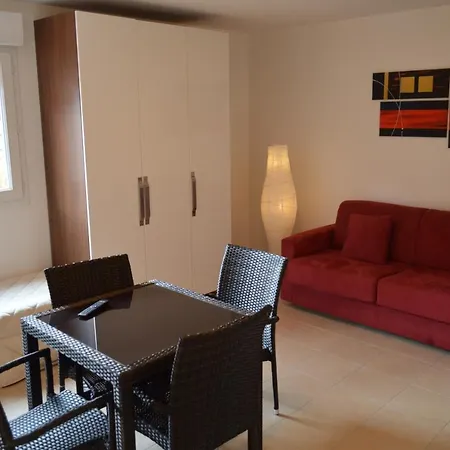 Les Princes Du Golfe Apartment